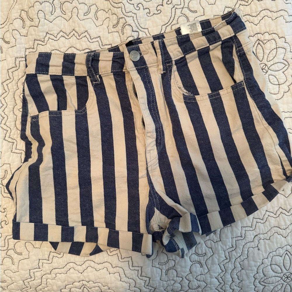 H&M blue and white striped shorts